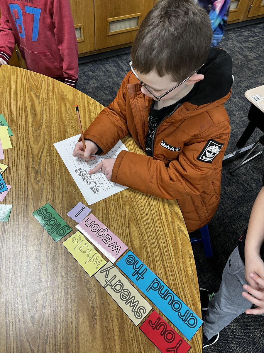 JMaynus's tweet photo. We are giggling at the silly sentences we made today during reading centers! @ConverseElem https://t.co/gf9BqctNpz