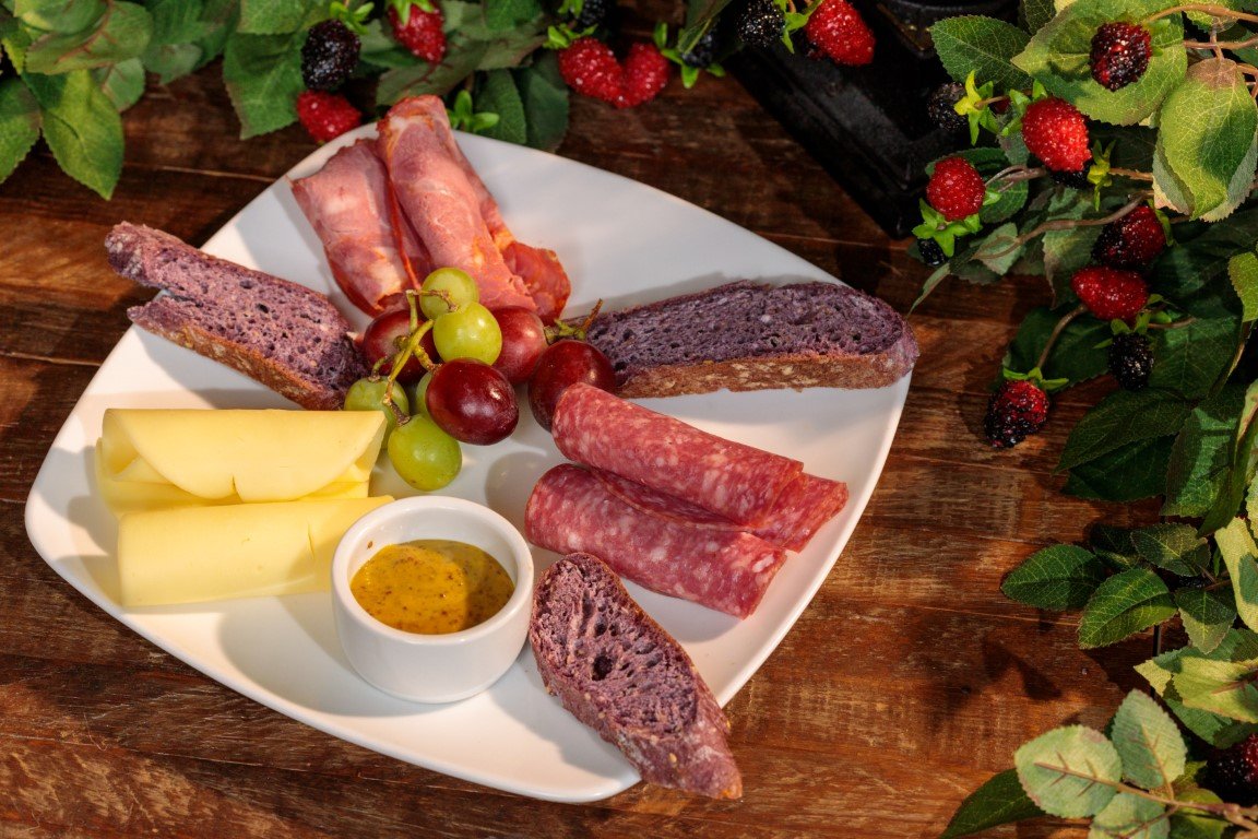 KBFFoodBlog's tweet photo. We can't believe it's already time to start planning what to eat at the 2023 #Knotts Boysenberry Festival. See just a small sampling of the many new menu items coming to your plate starting March 10!

Details: https://t.co/j2zP0NDmMR https://t.co/3vXE2cFRC2