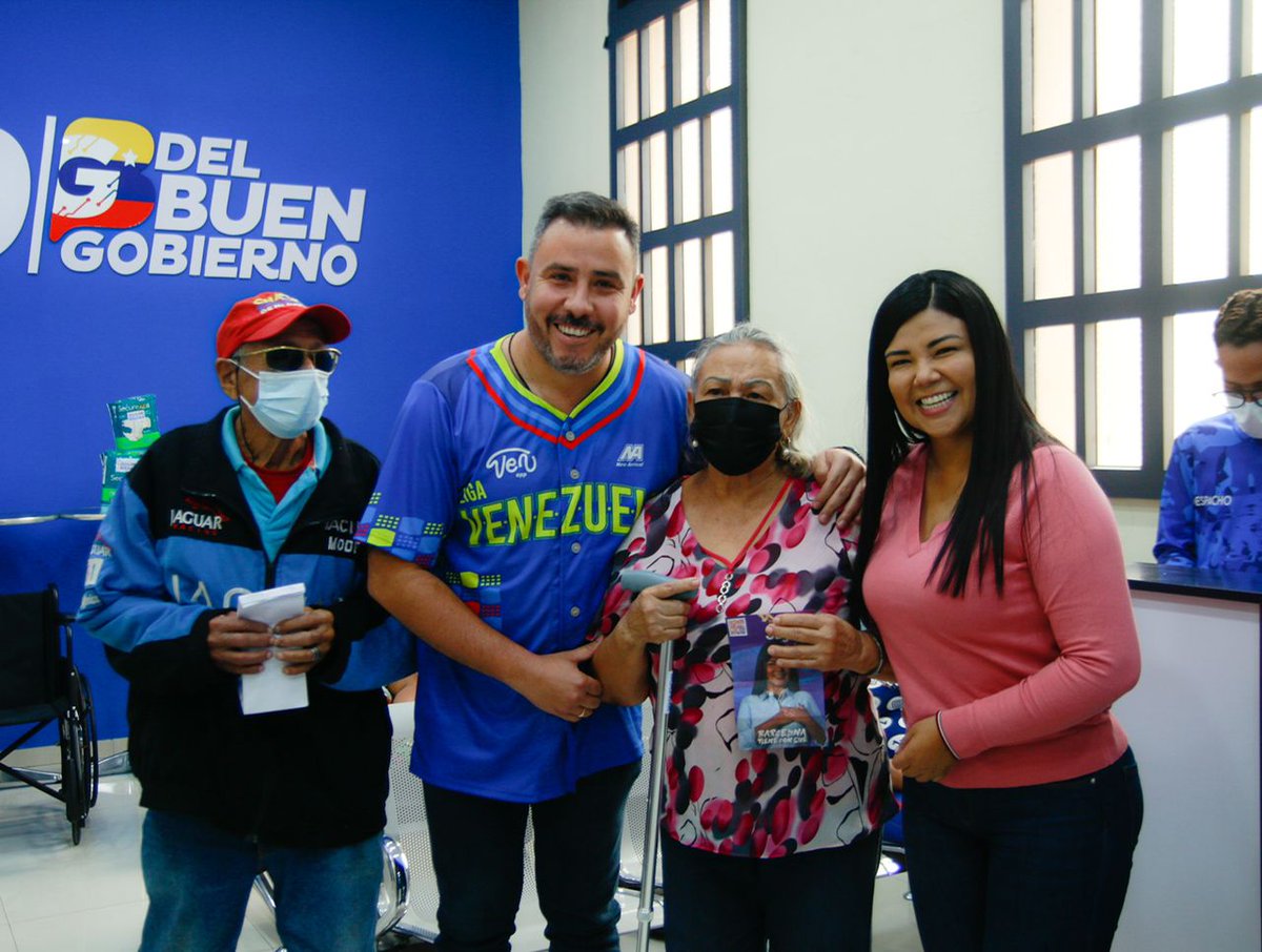 anzoateguigob's tweet photo. #15FEB | El Gobernador del estado Anzoátegui @luismarcanos acompañó a la alcaldesa @sugeyherreram del municipio #SimónBolívar a la inauguración de la sala del "1x10 del Buen Gobierno" que estará ubicada en la sede de la @alcaldiabna https://t.co/8thJjSeKjS