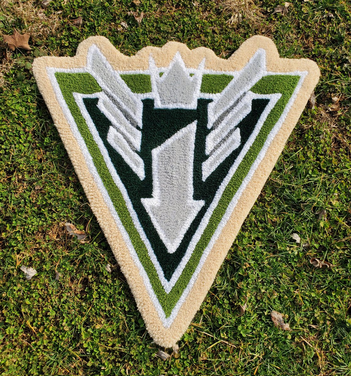 blue_gamesx's tweet photo. To all the designated #Jumpmasters out there, we thank you for your service. Here's a commemorative rug to soften the blow of hotdrops this season. Thanks for looking. @PlayApex https://t.co/Etg23oQjJM