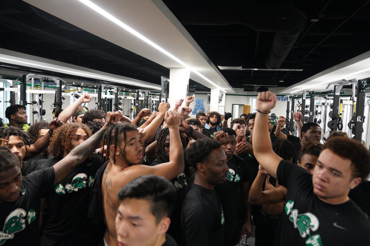 GreenWaveFB's tweet photo. 📸: 😤💪 https://t.co/HShuGK7we4