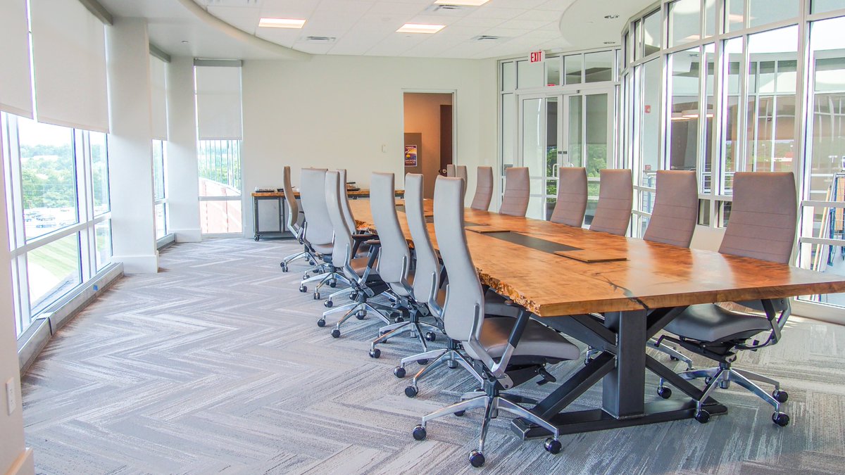 Pyr_ConstructSI's tweet photo. Project Spotlight: Pyramid finished work on the new corporate headquarters for MITER Brands, the parent company of @MIWindows1947 and @milgard. We were glad to work alongside Phillips Workplace Interiors who put the final style touches on the space. https://t.co/Jgn6aaIjO8 https://t.co/Gf3iBCNQZZ