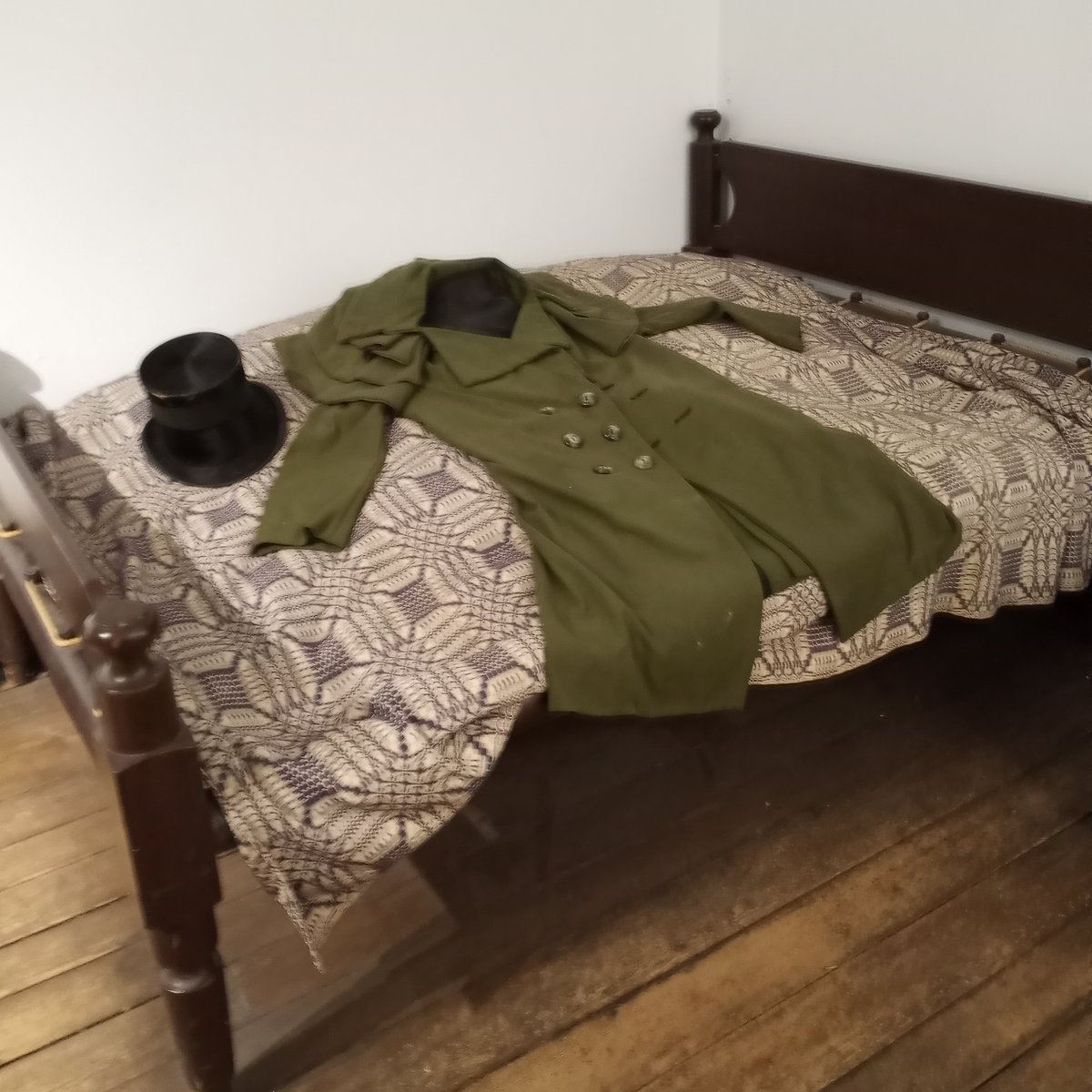 ChrisatthePoe's tweet image. 197 years ago, on February 14, 1826, Edgar Allan Poe entered the University of Virginia and went on to become its most distinguished dropout. I got to go inside his dorm room a couple years ago after speaking to the Jefferson Debating Society, of which Poe was a member. #UVA