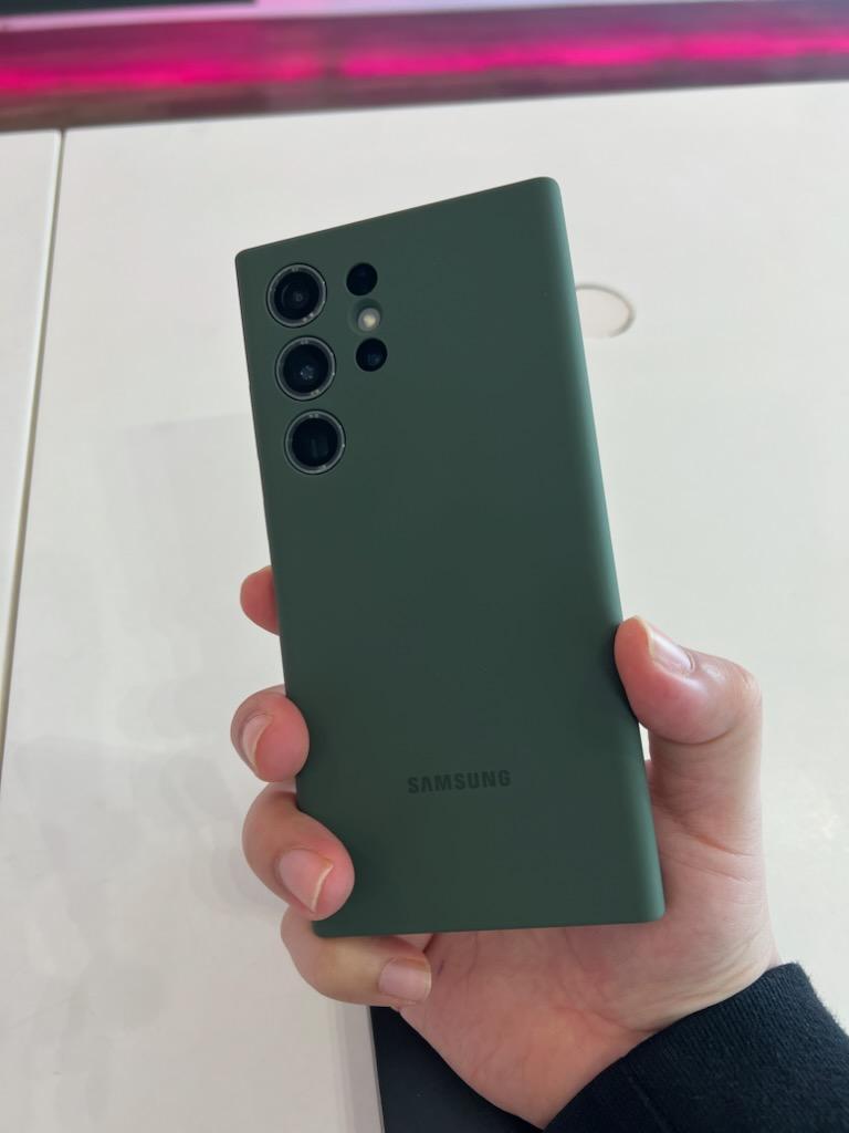 JimmyGTMO's tweet photo. S23 ULTRA finally arrived! Now to try the 200MP camera! 📷 #SamsungS23Ultra #Samsungpro https://t.co/lghyi2i488