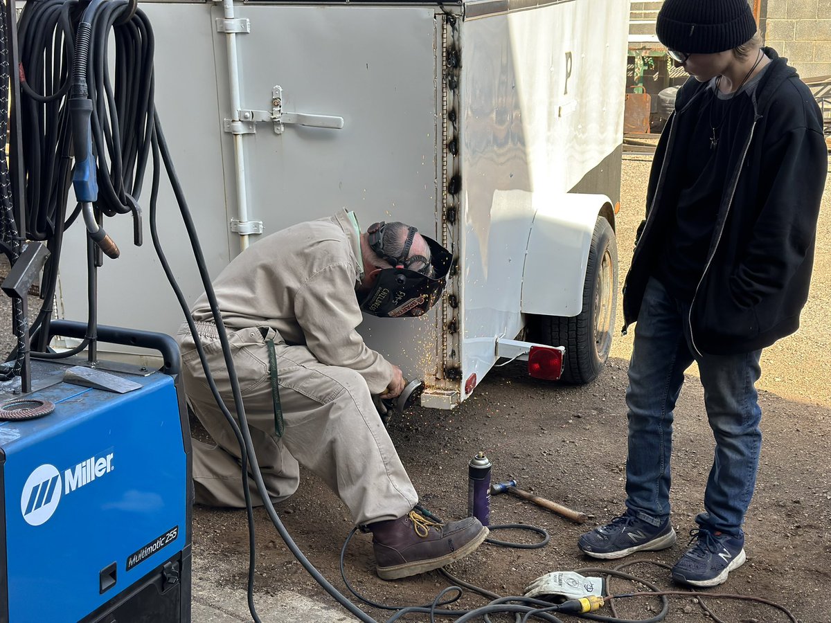 pampaisd's tweet photo. Our welding class is full service! The Theater Department had an issue with their trailer and our PHS guys came to their rescue! #pampaproud #harvestingsuccess #developingourworkforce https://t.co/tZhsf1tS46