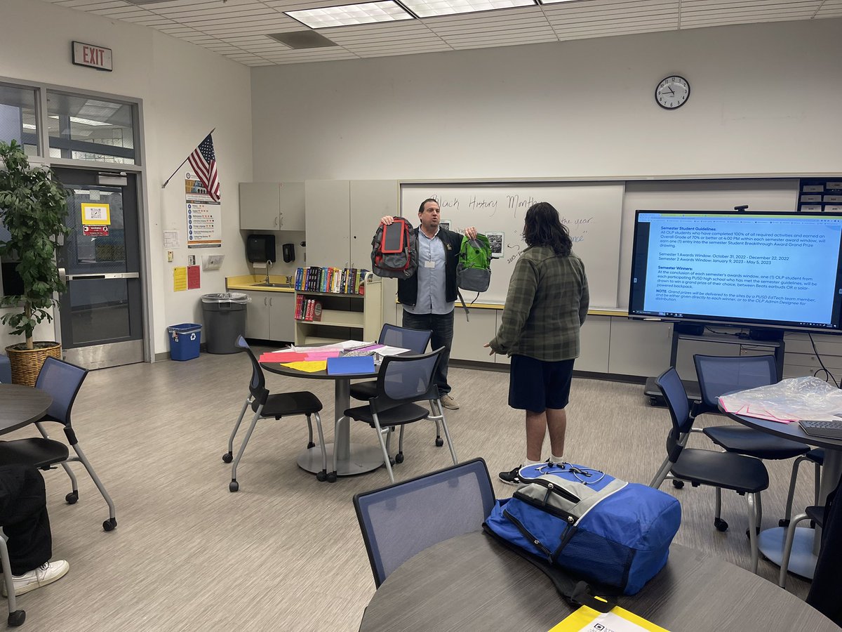 PUSDMrsPalmer's tweet photo. Today @PUSDEdTech & @JustinEdTech1 visited @vahsknights to recognize the Sem 1 & January winners for the Online Learning Program Breakthrough Awards! #studentincentives #starbucks #InNOut #beatsstudiobuds #solarpoweredbackpack Thankful for @ImagineLearning @EdgenuityInc support! https://t.co/Ei0UJyHewX