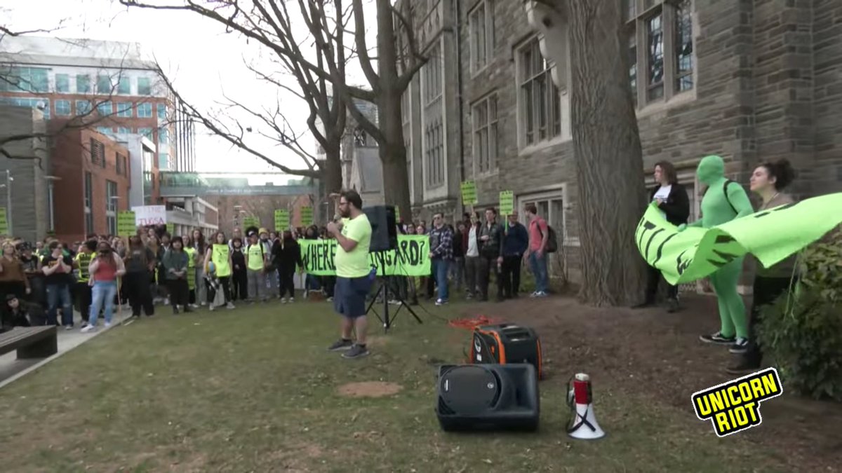 UR_Ninja's tweet photo. Organizer from @TUGSA_6290 thanks the new Temple undergraduate workers union @TUUWOC for showing solidarity- promises an upcoming rally will feature the infamously beloved Scabby The Rat. https://t.co/h9FS3ijiwG