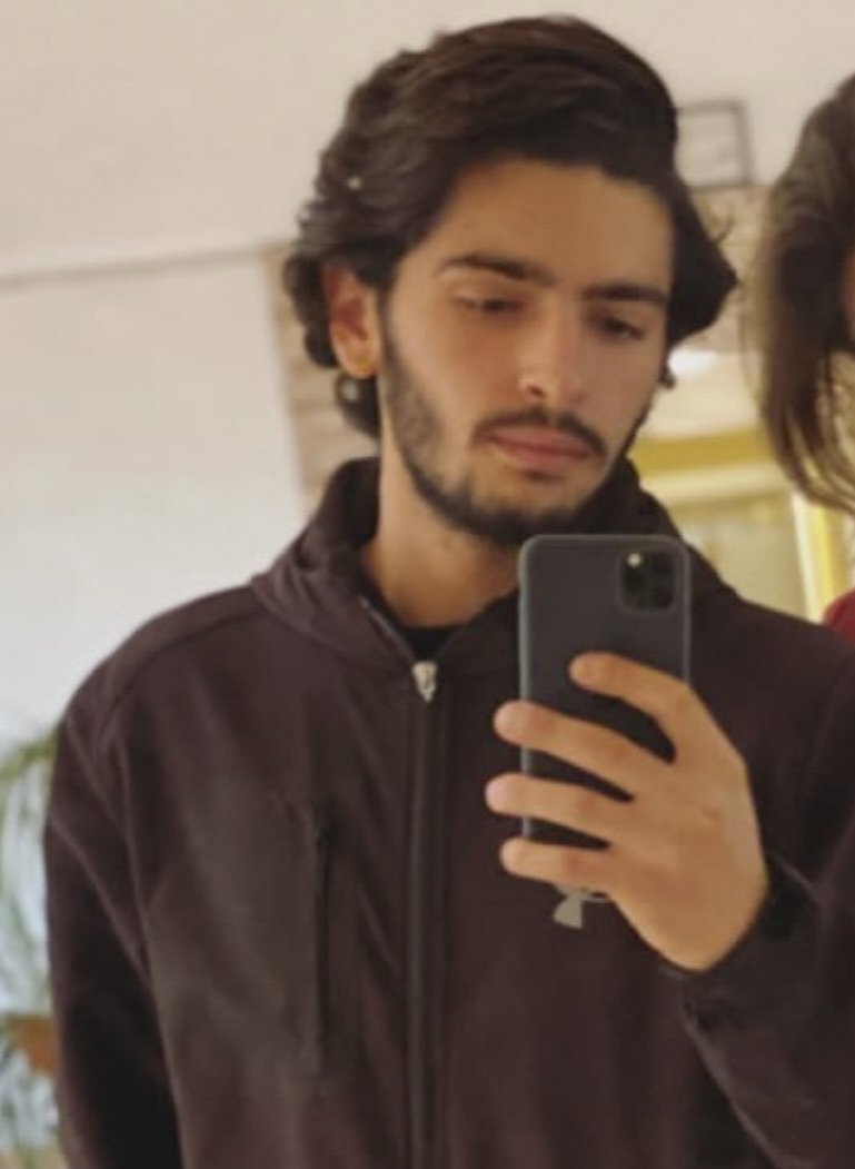 صدای #میلاد_آرمون از بازداشتی اکباتان باشیم 
جانش در خطر است 
#میلاد_آرمون 
#توماج_صالحی