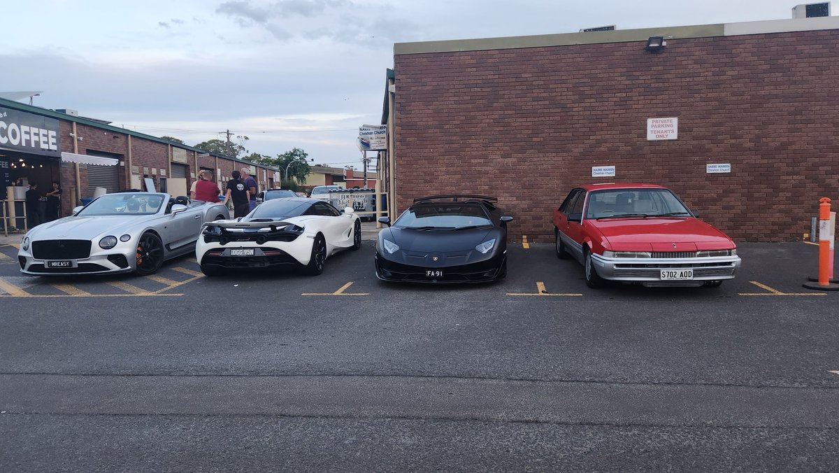 fatrambotv's tweet photo. What you taking? #mclaren #Lamborghini #bentley #vlturbo https://t.co/LDrpZykvls