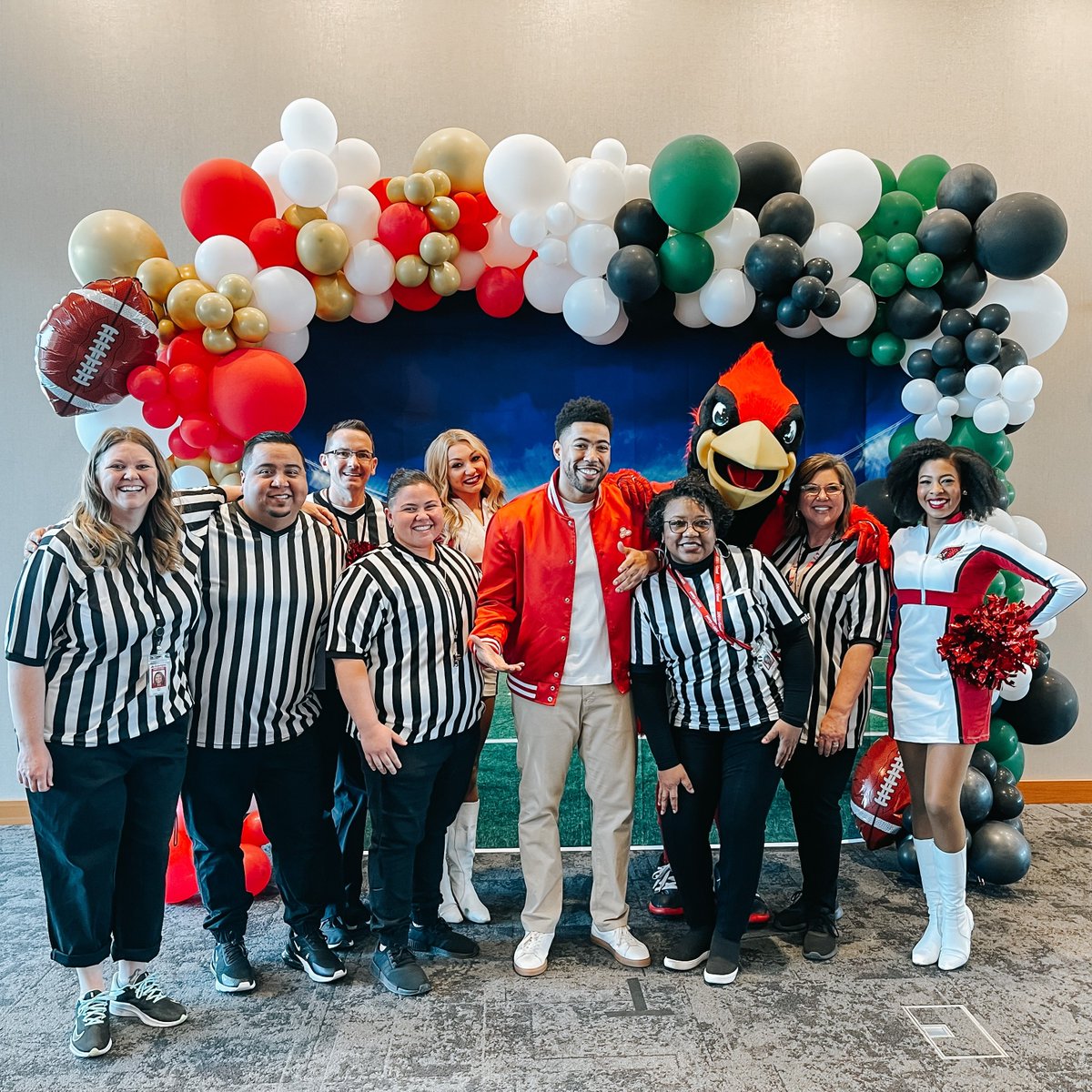 SF_marinalink's tweet photo. Our @SF_marinalink team had a blast hosting a celebration ahead of the Big Game last week! We even got to see @JakeStateFarm along with @AZCardinals Big Red and Cheerleaders! https://t.co/465thSn8y3
