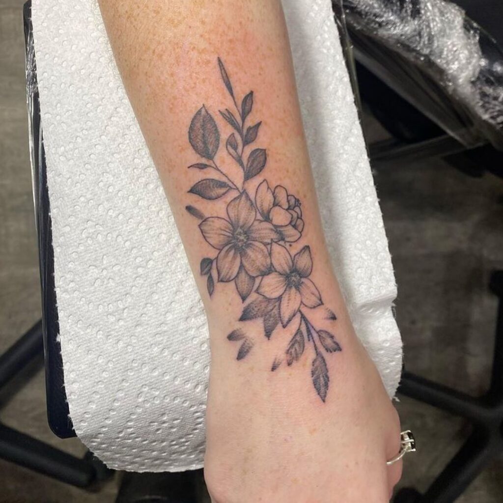 IronPalmTattoos's tweet photo. Feminine Tattoo Design – Iron Palm Tattoos & Body Piercing by Paper Airplane Jane at
@ironpalmtattoos
in Atlanta.
#atlantatattooshop #atlantatattooartist #femaletattooartist #minimalisttattoo #castleberryhill #atlien #atlink
https://t.co/T2Tibz94O2 via
@ironpalmtattoos https://t.co/iaDCQAvPRA