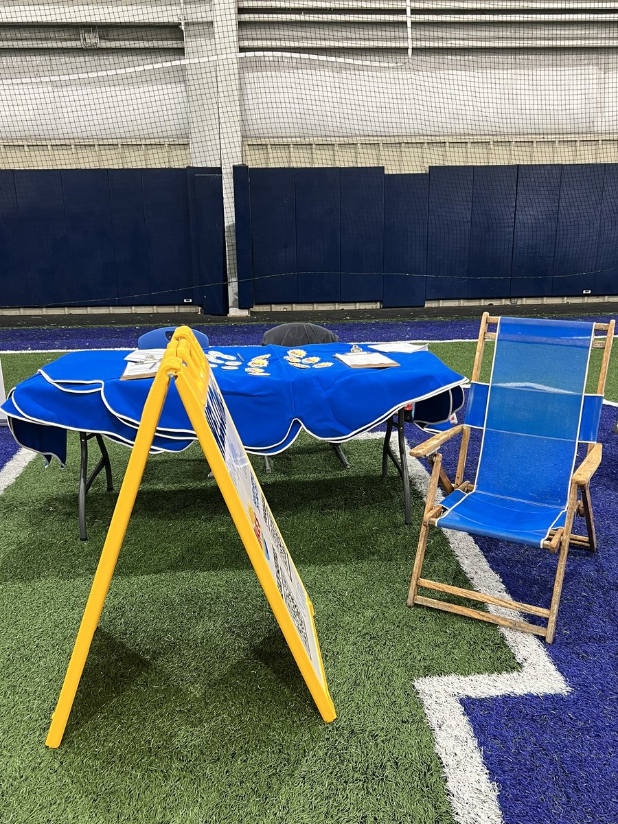 IkesRentals's tweet photo. Now hiring! Come join us on the beach for a fun summer! If interested, call our office or stop by to fill out an application! Our office is open Monday-Friday from 9-3! https://t.co/dAunvR7K24