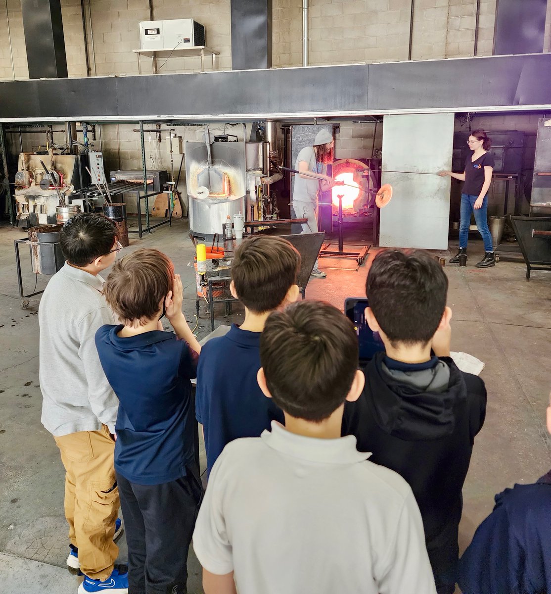 GWAcademyChi's tweet photo. Grade 5 visited @IgniteGlass for a hot glass demonstration and gallery tour. They explored the properties of glass and the changes that occur when it is heated. They will use this experience as inspiration to create their own glass-fused art in a kiln.
 #GemsFieldStudies #IBPYP https://t.co/KzDtu1awFA