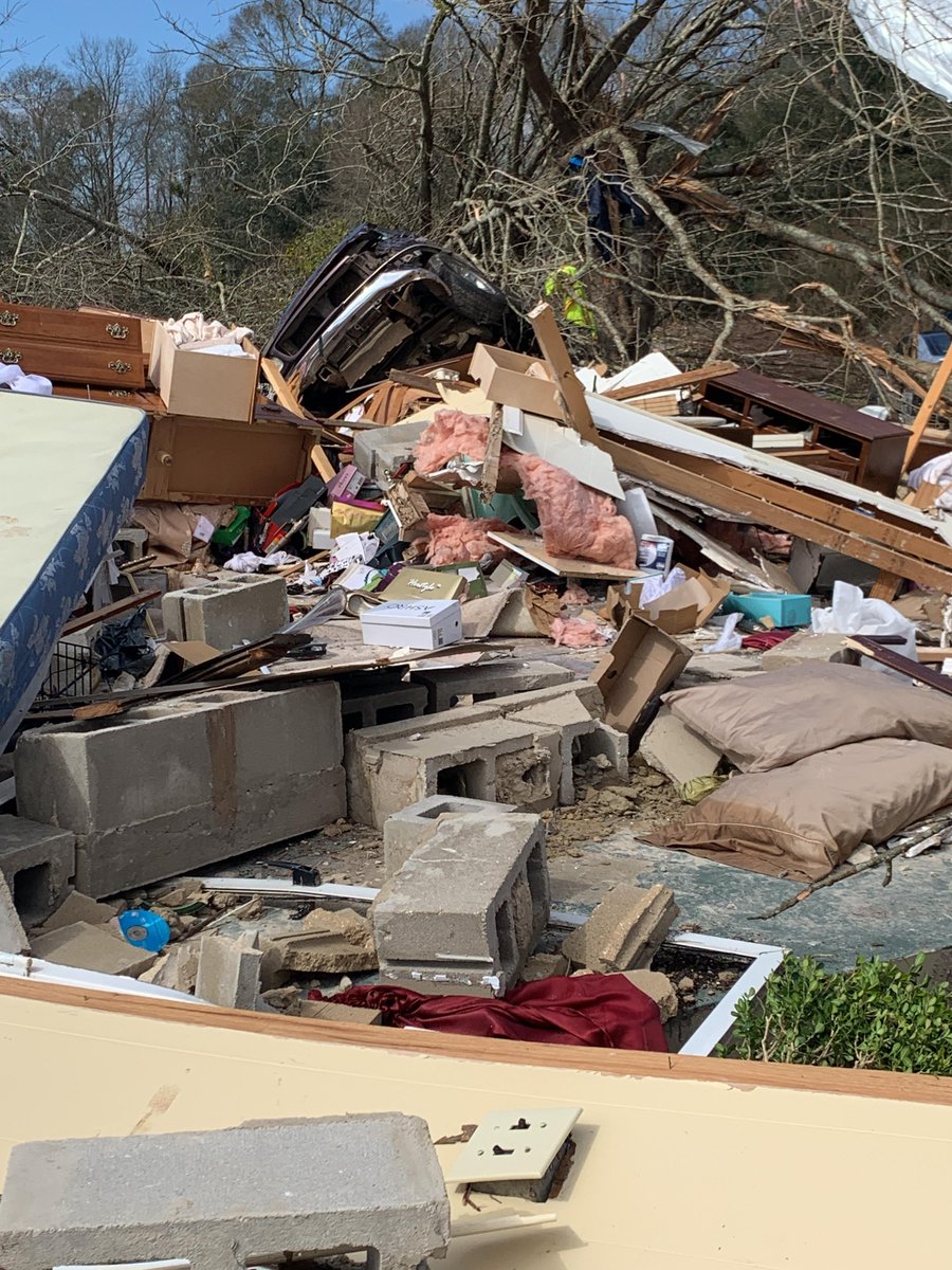 Nicholas Krasznavolgyi on Twitter "A strong tornado struck Damascus