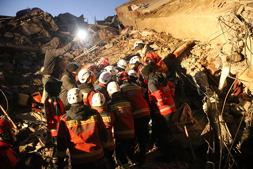 Ülkemizin bulunduğu her durumda, gece gündüz demeden görevinin başında olan Cezaevi çalışanları fedakarlık göstermeye devam edecektir. 

Bizler bu Vatanın gururlu evlatlarıyız. 🇹🇷

<a href="/bybekirbozdag/">Bekir  Bozdağ</a> 
<a href="/YavuzEnis/">Enis Yavuz Yıldırım</a> 
<a href="/ctekurumsal/">Ceza ve Tevkifevleri Genel Müdürlüğü</a> 
<a href="/adalet_bakanlik/">T.C. Adalet Bakanlığı</a>