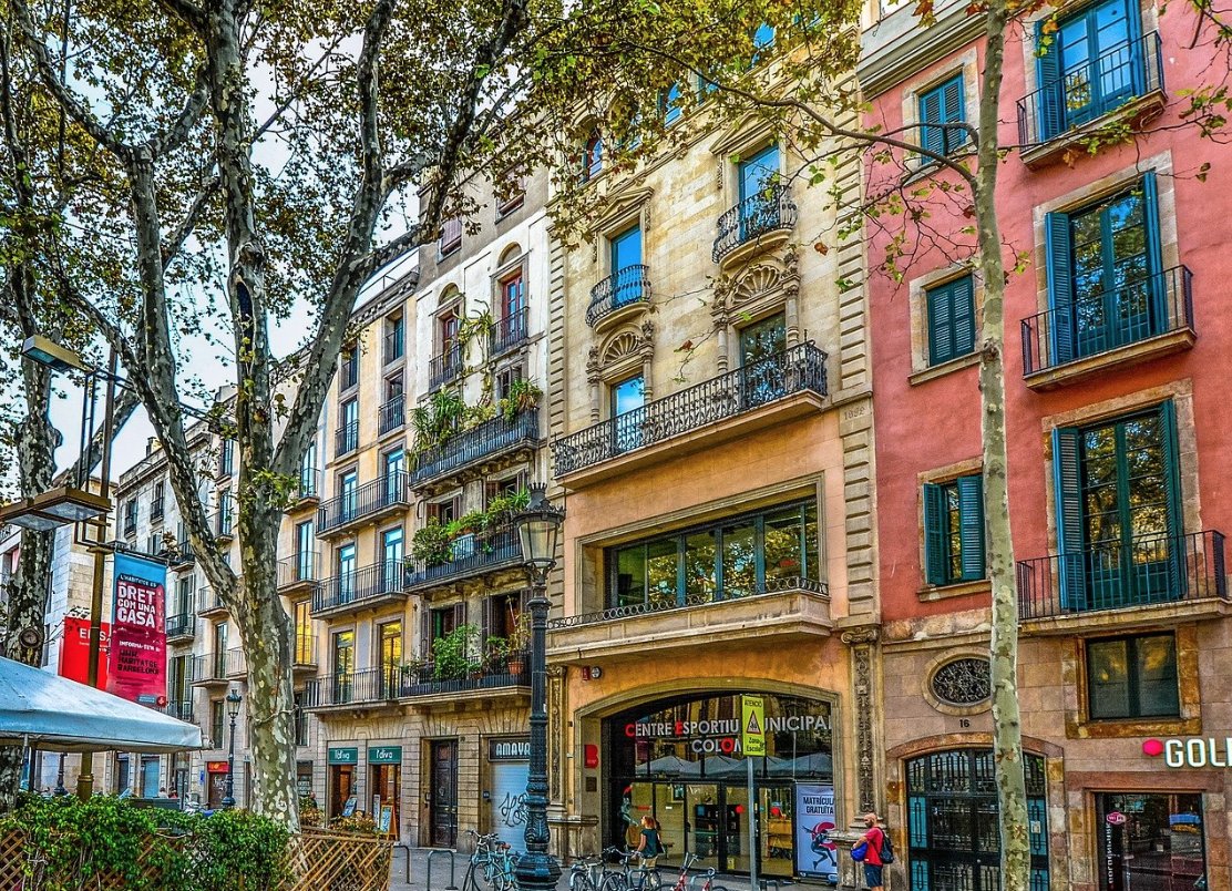 LCI_LA's tweet photo. Vertical shared access reform would allow us to build the gorgeous buildings we see in Soho, Barcelona and the rest of Europe, where they have far better fire safety record than we do. We can upgrade safety and get beautiful mixed-use buildings on commercial streets with #AB835. https://t.co/VeuTdT8H8K