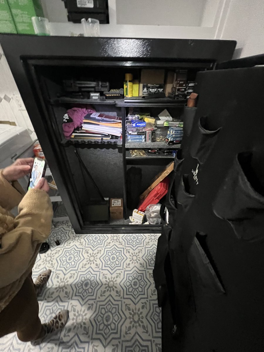 Austin_Locks's tweet image. Opening a broken safe ? No problem