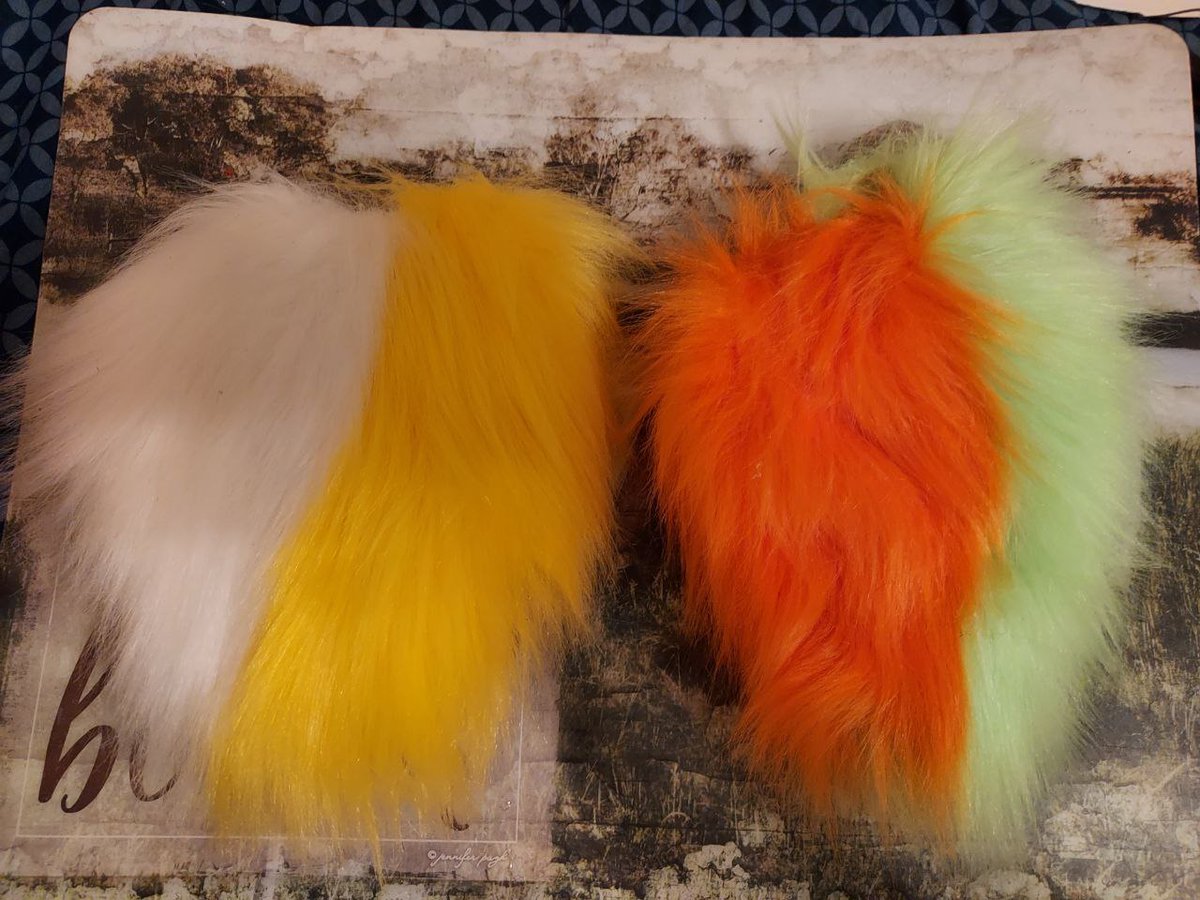 SheakSuits's tweet photo. Angel nub tail is sold! But i have 2 pumpkin nub tails that will be up for sale soon!! 

#fursuit #fursuitmaker #mywork https://t.co/jkOepPsWUw