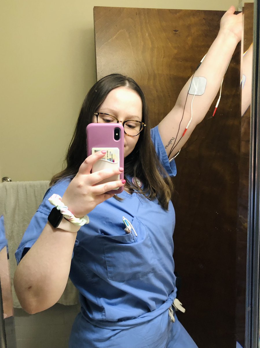 For the guy who asked “what’s wrong with [my] arm” today ✌🏼🧠🔪🧡

#ILookLikeADoctor #DisabledDocs