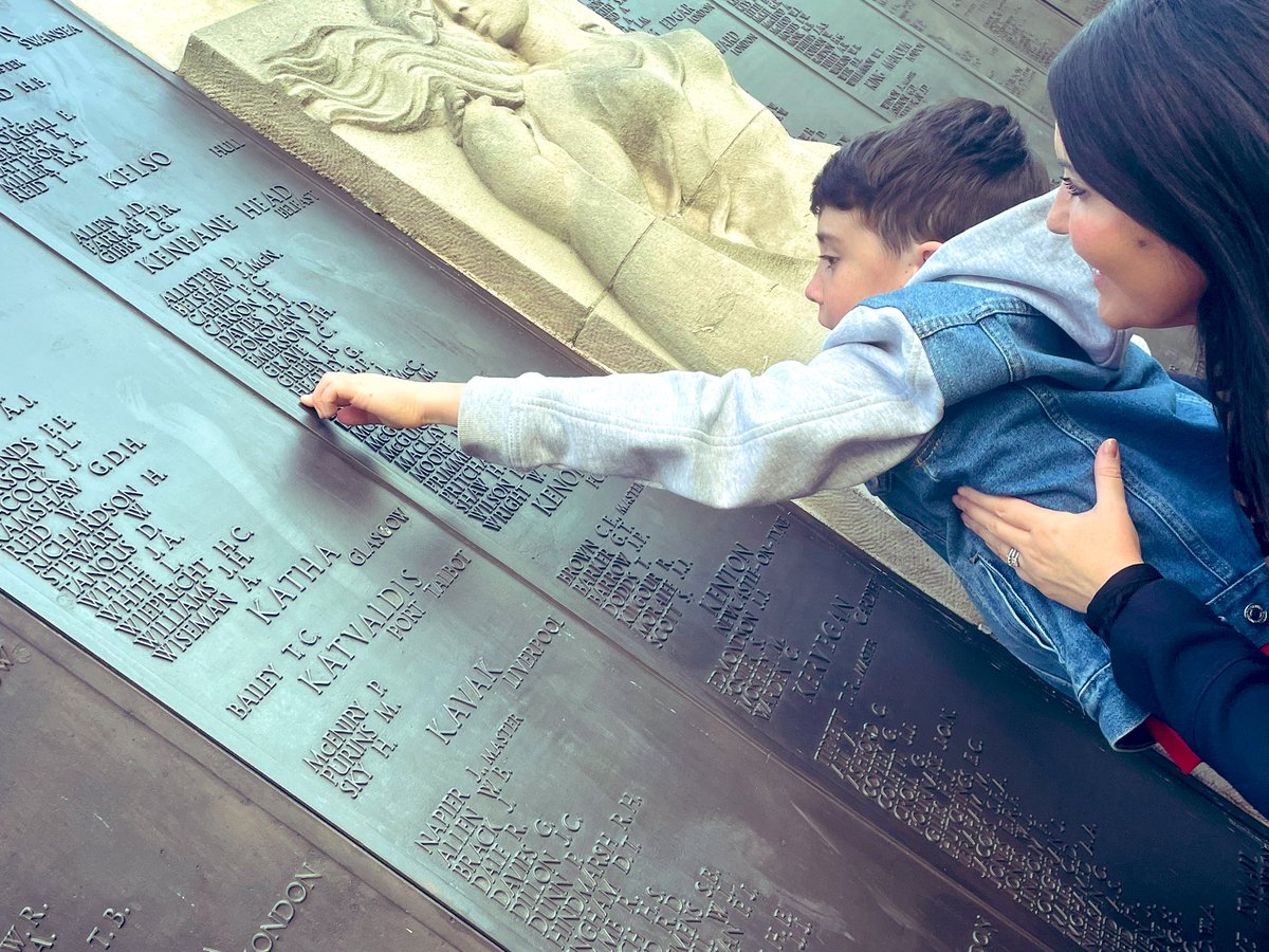 ewalkerbyrne's tweet photo. My Nanny was only 12 when she lost her Dad at sea. B.P Henry (39) a father of 9 &amp; fireman was lost in the sinking of the #kenbanehead 
After some research with my Dad we found he’s honoured at #TowerHillMemorial #merchantnavy 
&amp; found his name on my Nanny’s #monthsmind this week. https://t.co/Fs7br3v1wq