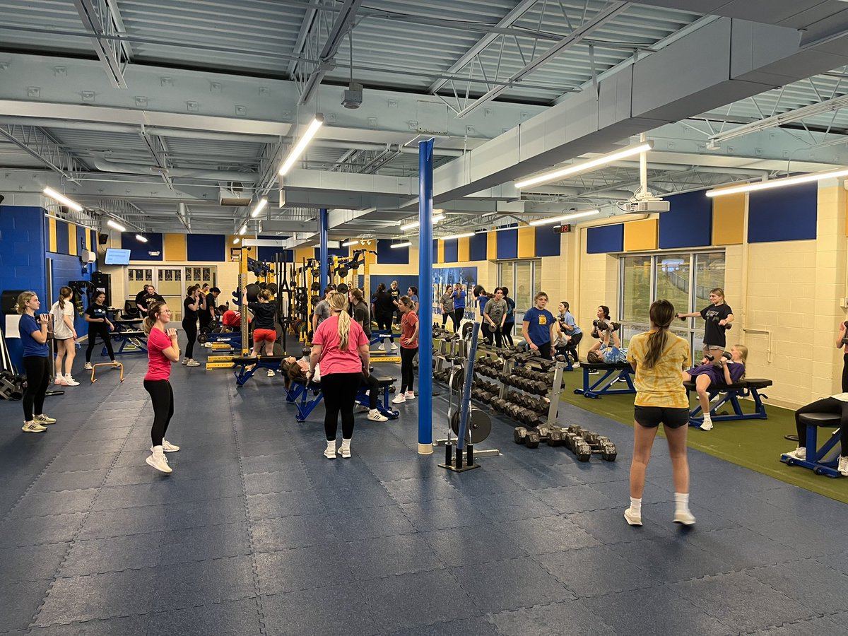 MCDiFranco's tweet photo. So proud of this group for a fantastic off-season!! Good luck this season @NDCL_Softball @NDCLgirlsLAX https://t.co/egx878ZQeu