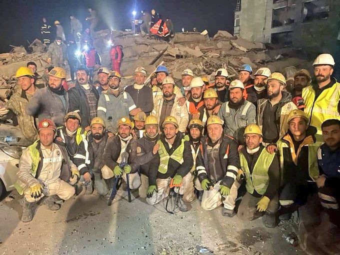 Yapılan hiç bir bağış , buradaki madencilerin 1 tanesinin yaptıkları kadar etkilemedi beni. İyi ki varsınız.
 #TürkiyeTekYürek