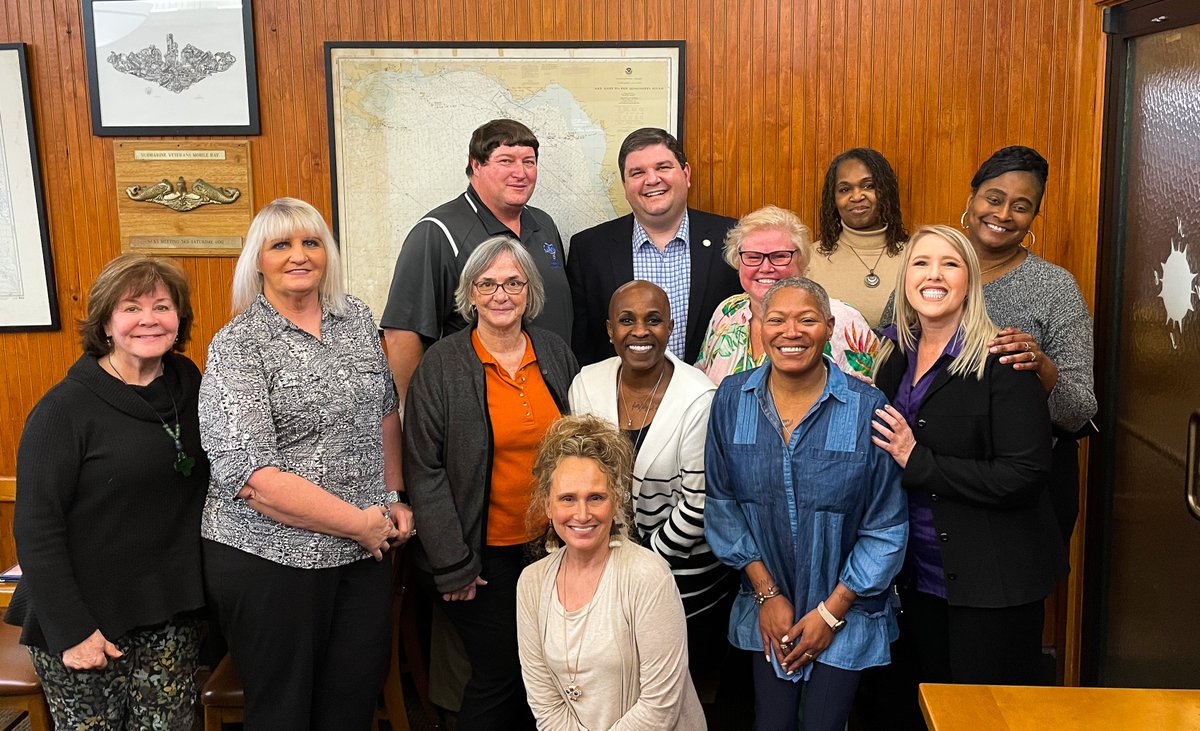 myAEA's tweet photo. AEA members from every corner of the state have been meeting with legislators to discuss pertinent educational issues ahead of the upcoming legislative session. Stay tuned for updates as AEA will be at the Statehouse daily advocating on your behalf. #myAEA https://t.co/khsdVwHoGi