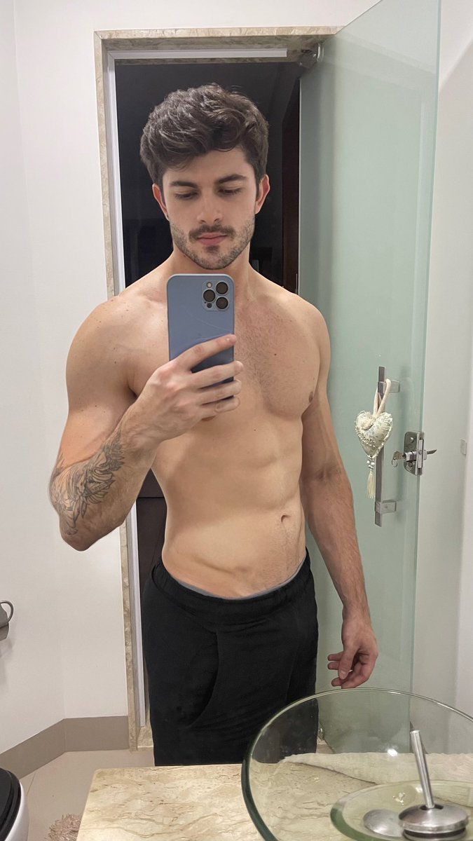 Sirs Models on Twitter: