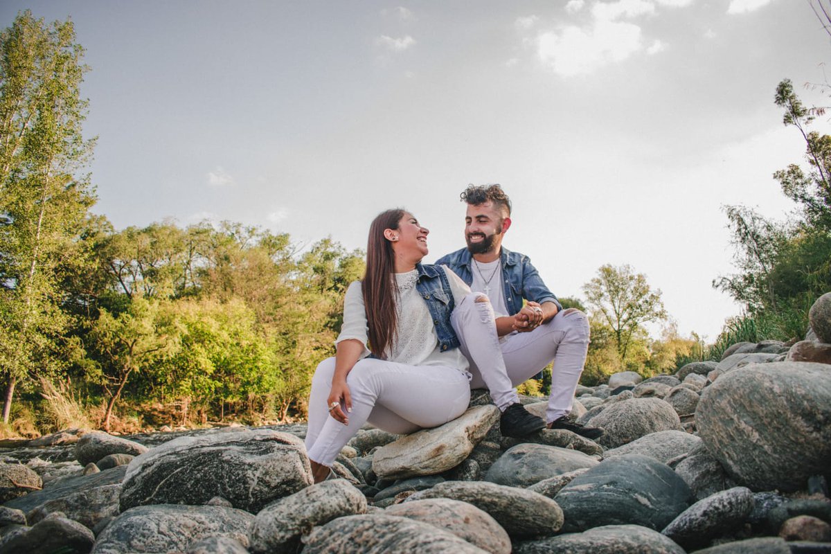 Jess_Suel's tweet photo. La vida se abre en un poema de amor constantemente. Cuando cierro mis ojos y me despierto, ya tengo todos los versos escrito en mi memoria, dos amores protagonistas soplando un perfume a mi conquista. Cómo un cuadro del mejor pintor enamorandome con su paisaje. #PapaHijaAMO😍👨‍👩‍👧✨ https://t.co/KqbVNd9kGh