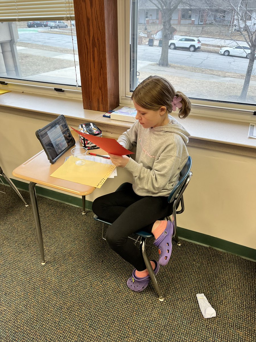 Bridgett007's tweet photo. Mock population samples in AMS 7th grade classrooms. KC Chiefs style! #weare409 https://t.co/alANyYesjy