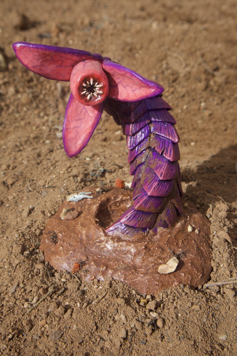 Beware the purple worm. You won’t know it’s there, but it’s feeling your every step. In sand dunes, mountains, and dungeons. #dndart #ttrp #miniaturepainting #minisculpture #dndminiatures