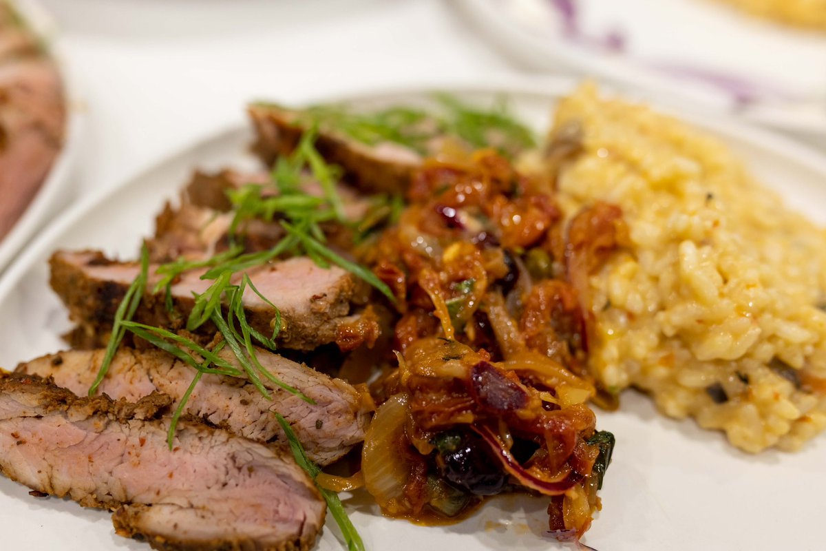 CopperwoodPork's tweet photo. For the LOVE of pork! π
@pinkapronja had us LOVESTRUCK by this delicious Sous Vide Spice-Rubbed Pork Tenderloin at @jafoodanddrink last Wednesday and weβre not over it!
Swipe for some juicy highlights!
#CopperwoodPork #PutPorkOnYourFork
#KnowYourPork https://t.co/Eq2BH4dy6b