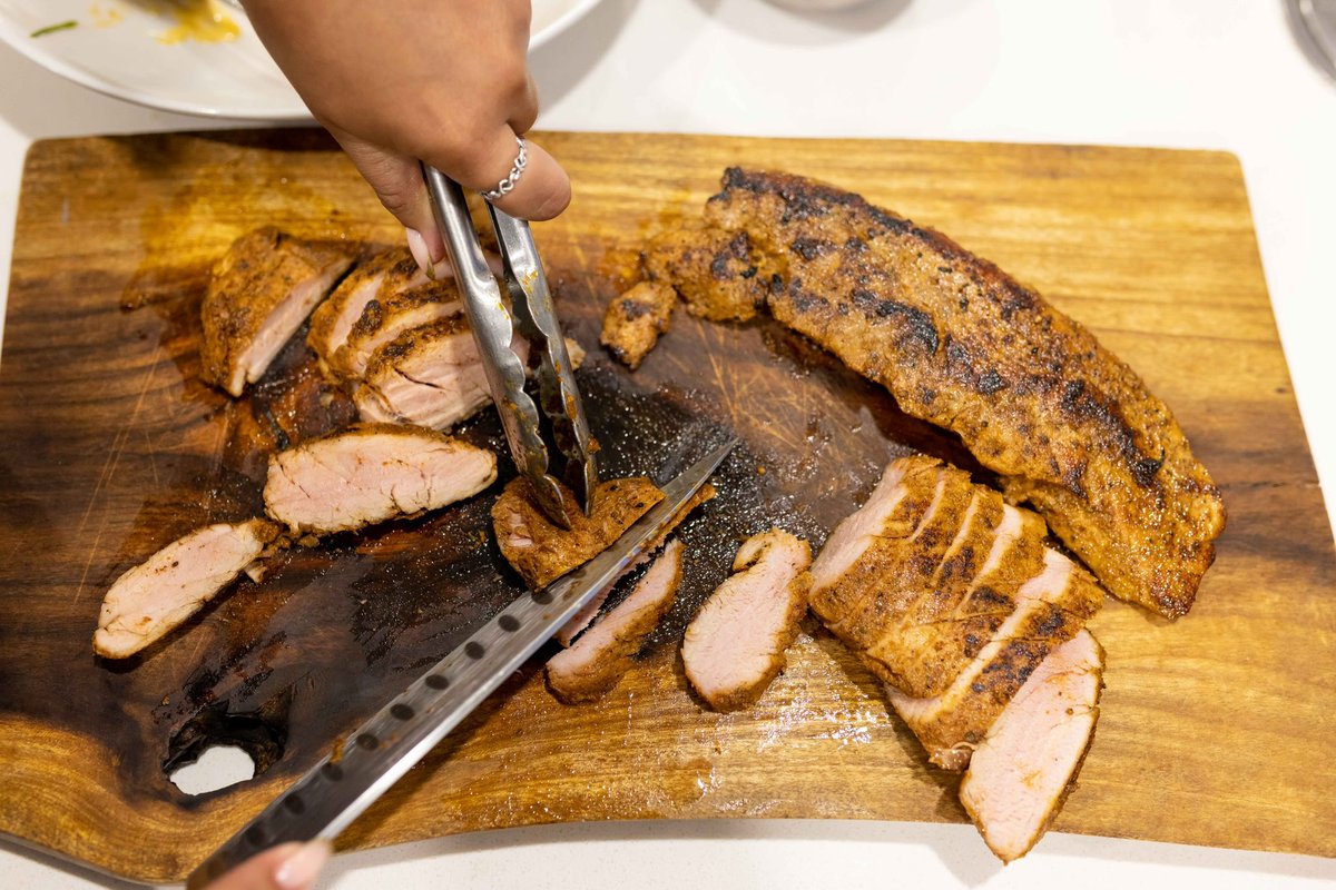 CopperwoodPork's tweet photo. For the LOVE of pork! π
@pinkapronja had us LOVESTRUCK by this delicious Sous Vide Spice-Rubbed Pork Tenderloin at @jafoodanddrink last Wednesday and weβre not over it!
Swipe for some juicy highlights!
#CopperwoodPork #PutPorkOnYourFork
#KnowYourPork https://t.co/Eq2BH4dy6b