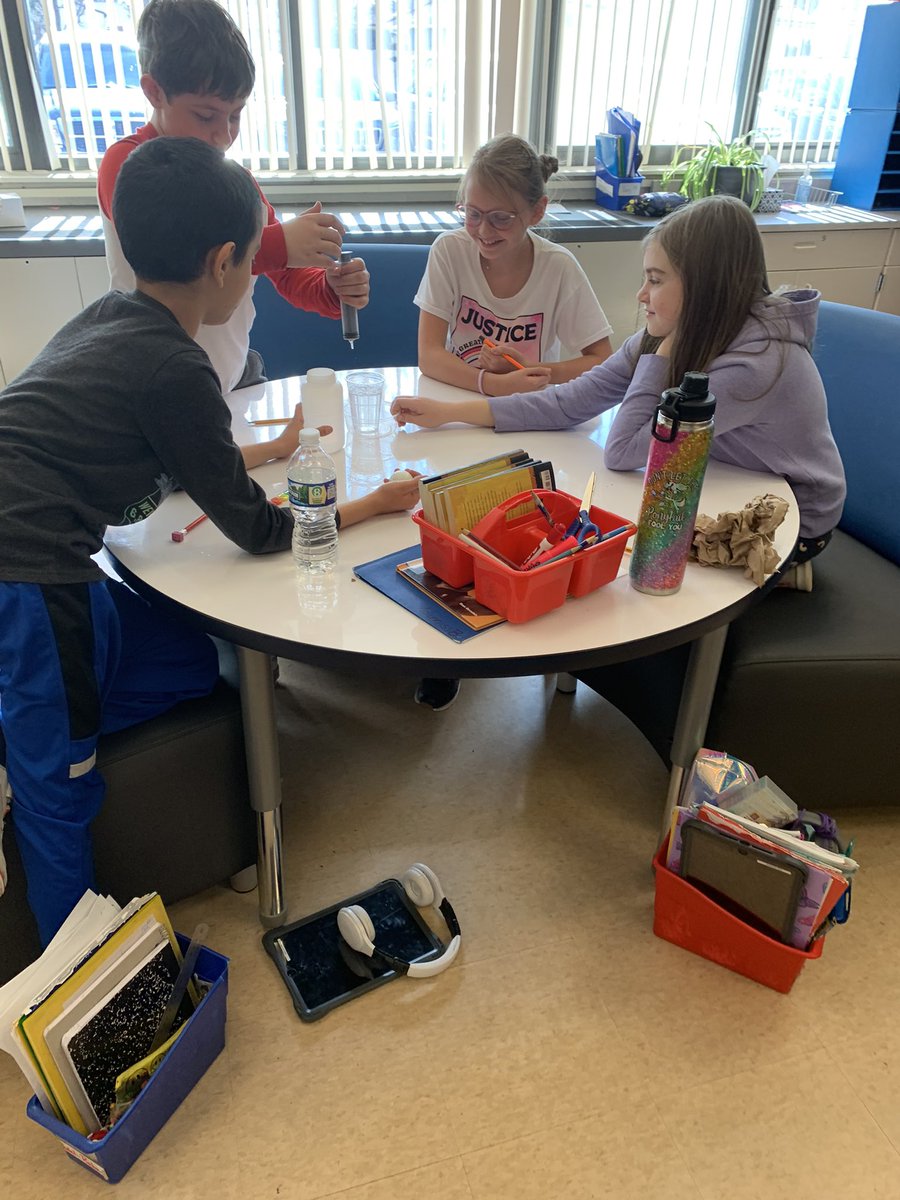 JodiLombard's tweet photo. Water displacement experiment. A great deal of problem solving occurred today! #teamtwain #fraserfamily 🔬 https://t.co/gqho3uoh3v