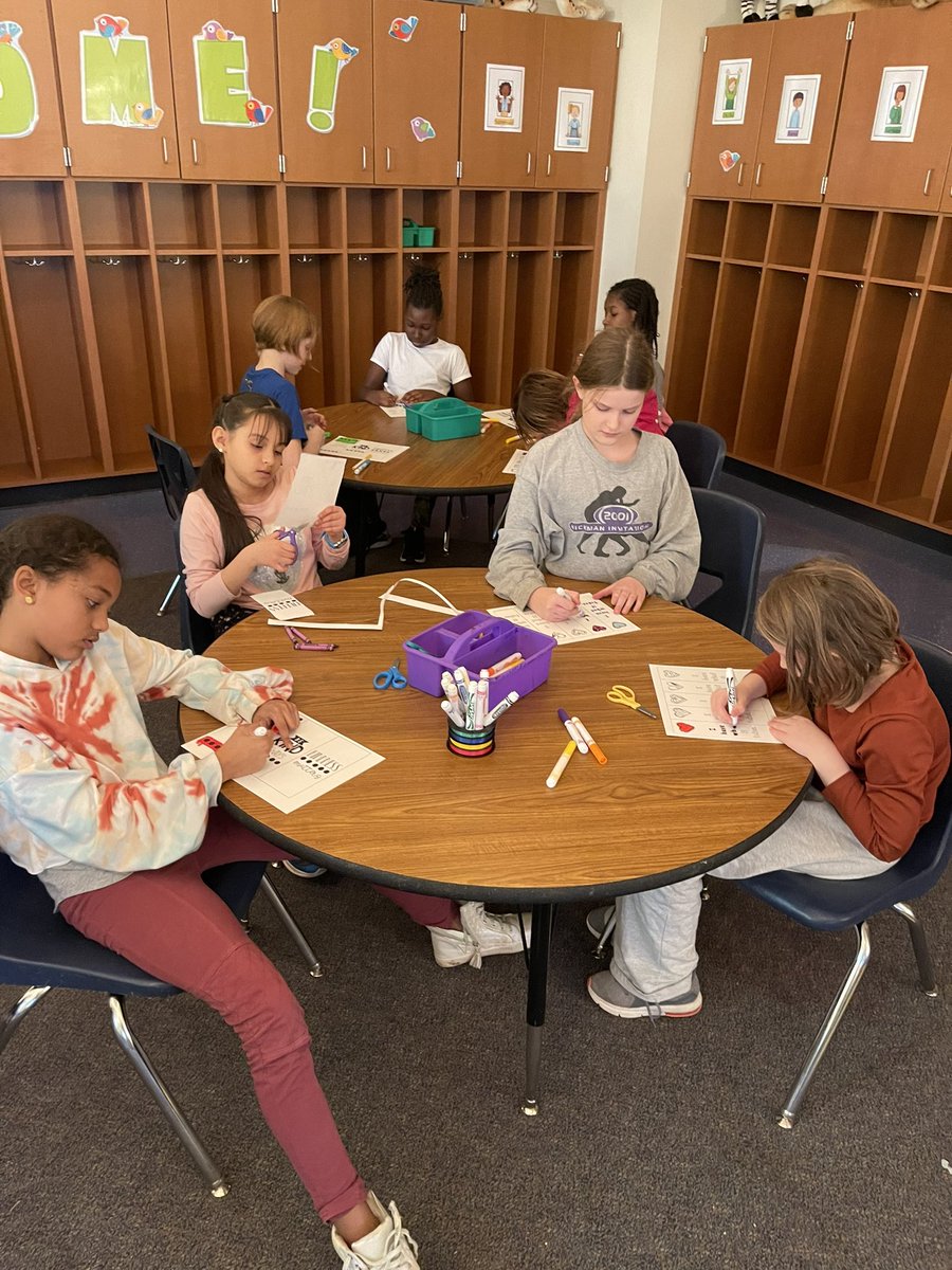 AHL Kindness Club kicked off today! 🥳 We got to know one another by focusing on the power of positive messages to others.  <a href="/SarffAHLmedia/">April S</a> <a href="/elliscounselAHL/">Anita Ellis</a> @MsWhite_AHL @MrsIsenogle_AHL <a href="/JLazechko/">Jamie Lazechko</a> <a href="/A_MinearAHL/">Dr. Amanda Minear</a> <a href="/CpsInclusion/">CPS Inclusion</a> <a href="/ChildrensGrove/">Chldren's Grove</a> <a href="/MissMeyerpeter/">Miss Meyerpeter</a> #TrustyHuskies