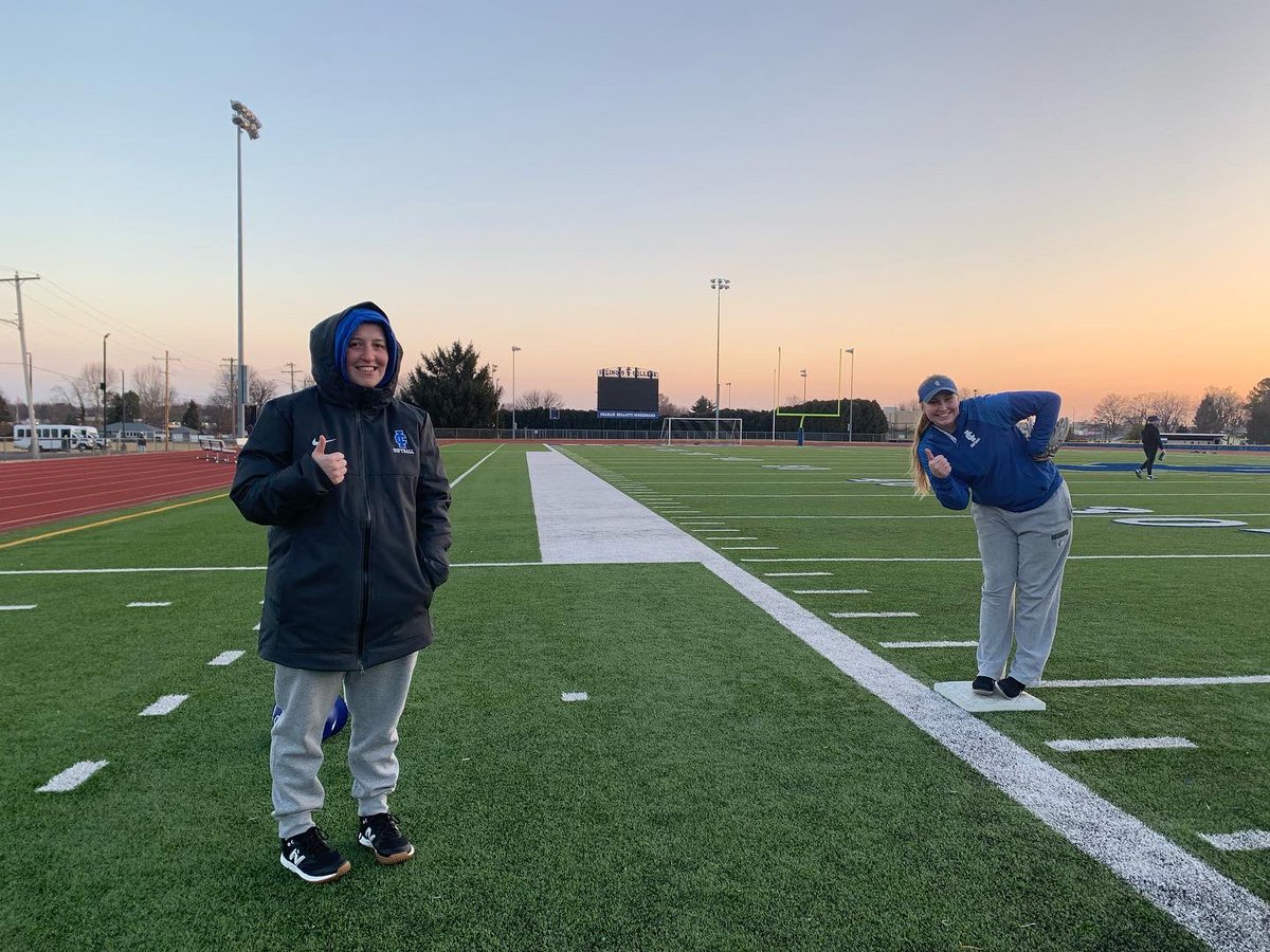 All smiles for getting outside in February!! 🔵⚪️ #ICSB