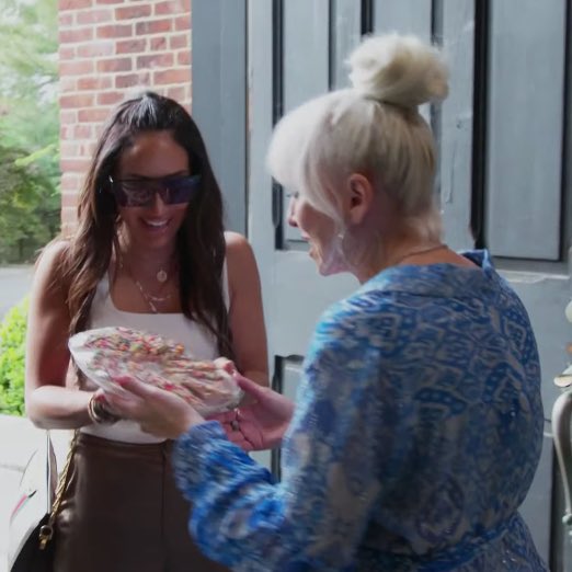 queensofbravo's tweet photo. Melissa/Margaret: #RHONJ is an ensemble show. We don’t need Teresa.

Also Melissa &amp; Marge: https://t.co/x4vHnh04TK