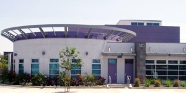 AscotLAPL's tweet photo. It's a Beautiful Day in the Neighborhood! ☀️Come on in to #AscotBranch #LosAngelesPublicLibrary #LAPL we're @ Florence &amp; Main 🚗🚗 https://t.co/mfTiSyd0oA