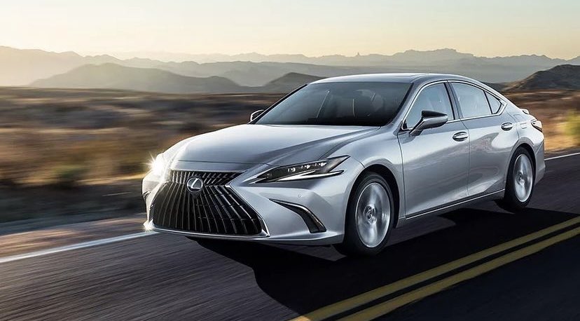 Lexus_Manhattan's tweet photo. The #LexusES300h features a provocative grille pattern, and elegant LED headlamps for striking illumination. #LexusESh #lexusofmanhattan #hybrid #hellskitchen #manhattan #lexus #es #carsofinstagram #caroftheday #carswithoutlimits #experienceamazing https://t.co/ob5EpXQ7S7