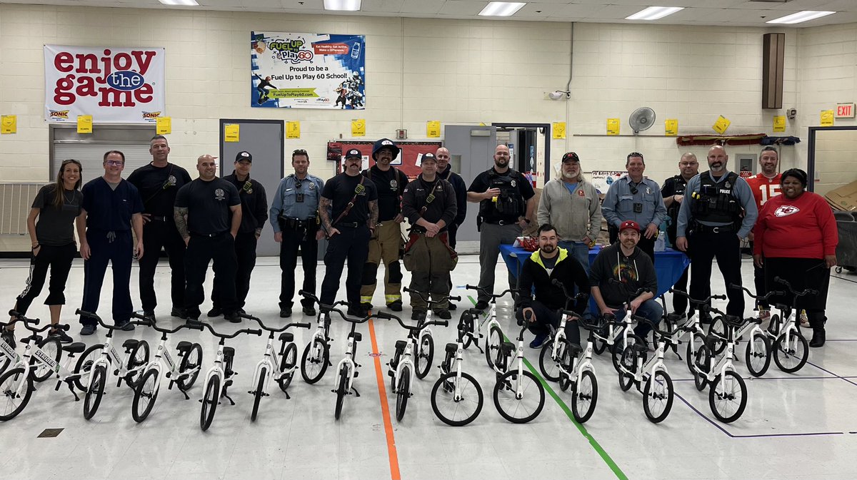 Quindaro Wildcats (@kckpsquindaro) on Twitter photo 🚲24 BIKES!
The kinder students were surprised with new PE equipment! The bikes begin as balance bikes and then pedal conversion kits are later added. Thank you KCKPS Police Officers & KCK Police & Firefighters for helping us build the bikes! <a href="/dezarea26/">Dezarae Allbritton</a> <a href="/Mstewart_2u/">Dr. Marques Stewart</a> <a href="/kckschools/">Kansas City, Kansas Public Schools</a> 🚲24 BIKES!
The kinder students were surprised with new PE equipment! The bikes begin as balance bikes and then pedal conversion kits are later added. Thank you KCKPS Police Officers & KCK Police & Firefighters for helping us build the bikes! <a href="/dezarea26/">Dezarae Allbritton</a> <a href="/Mstewart_2u/">Dr. Marques Stewart</a> <a href="/kckschools/">Kansas City, Kansas Public Schools</a>