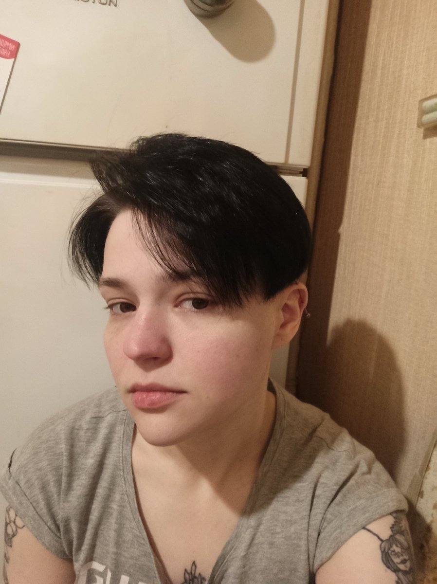 Локискин on Twitter: "Пытаюсь понять, что нахуй изменилось в лице, что ...