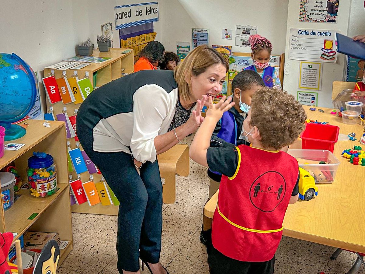 mgonzalezsj's tweet photo. Desde los Centros Head Start de Santurce, Israel I e Israel II, compartiendo con nuestros pequeños, que a diario reciben con entrega y pasión las atenciones de sus maestros. ¡Los mejores! #SanJuan https://t.co/FwZIrD4ggw