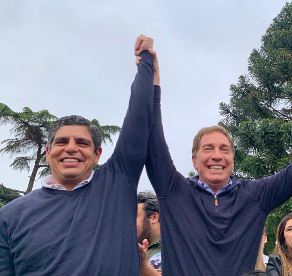 Falta menos para que podamos caminar las calles de nuestros barrios sin miedo a los delincuentes para que disfrutemos de las plazas incluso de noche, sabiendo que los patrulleros funcionan y la policía nos cuida. 
Vamos juntos a transformar la vida de los bonaerenses
#faltamenos