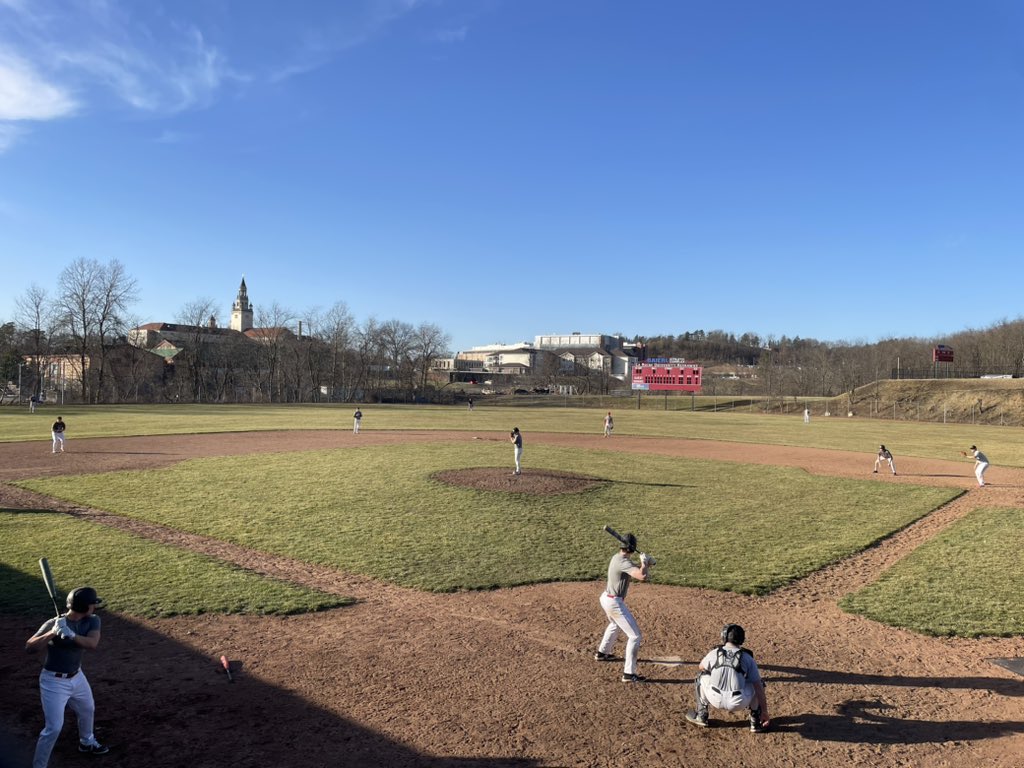 LaRocheBaseball's tweet photo. Sunny and 70 in Pittsburgh today! ☀️Perfect day to get the dirt under our cleats!! T-minus 4 days till gameday! #family #BYOH https://t.co/tr32NzFrZm