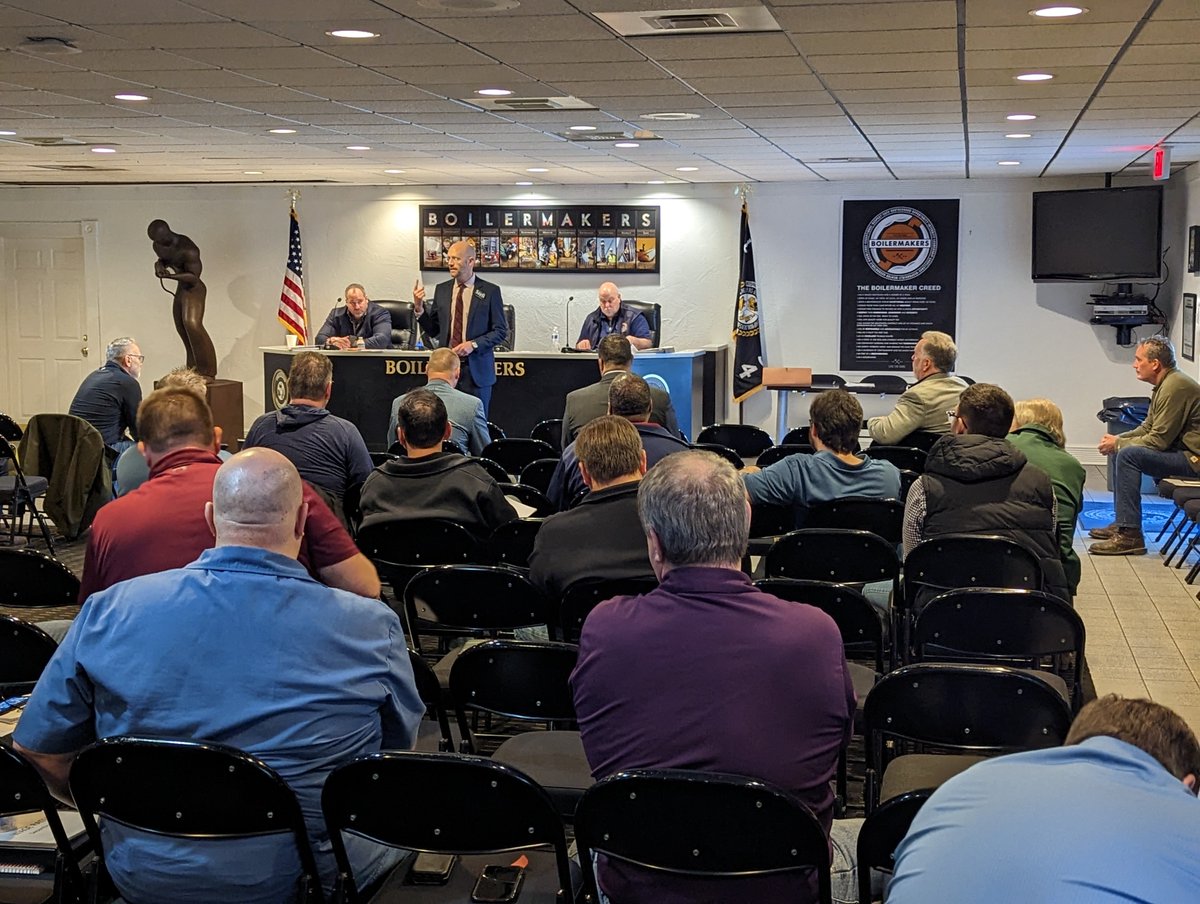 andy4judge's tweet photo. Thank you to the Pittsburgh Regional Building Trades for welcoming me at their meeting today to talk about my campaign! #KeepJudgeSzefi https://t.co/RAeFsNnEpN