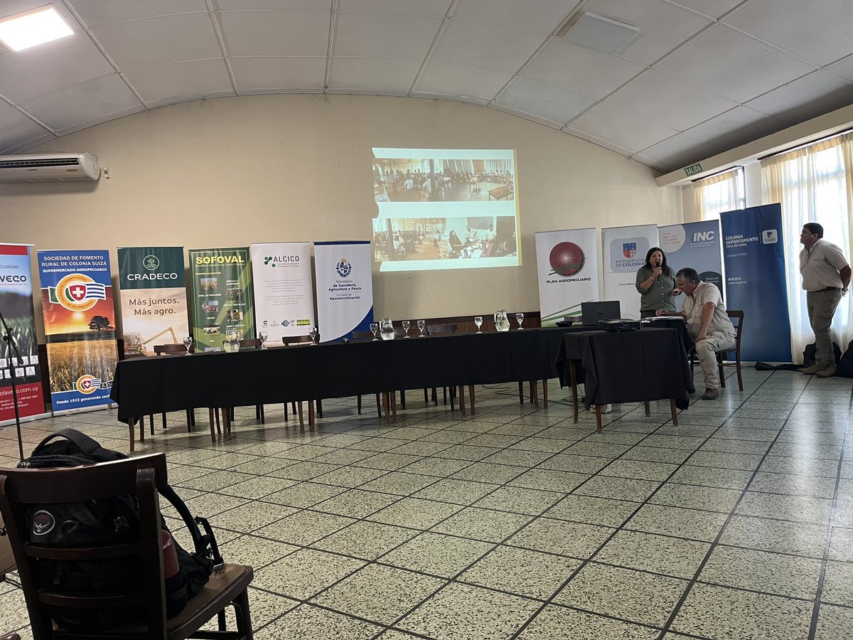 cradeco's tweet photo. @cradeco trabajando en el marco de la Mesa de Desarrollo Rural del @MGAPUruguay y en el ámbito de @AlcicoA , organizando y participando de una jornada que tiene el objetivo de dar herramientas a nuestros socios para mitigar efectos de la sequía que estamos atravesando!! https://t.co/piJgjLekm6