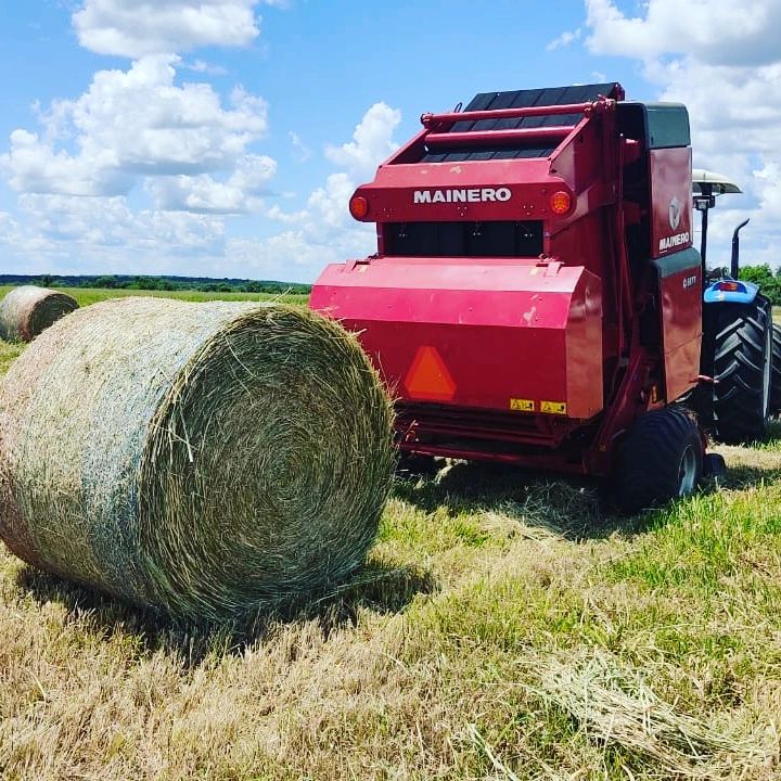 GroupRizoma's tweet photo. Nuestro #AliadoRizoma #MaineroMaquinariaAgricola en Colonia Paratodo, Chaco Paraguayo 🇵🇾 con su Rotoenfardadora 5877 con monitor y red🚜

#rotoenfardadora #rollos #monitor #atadordered #mainero https://t.co/LadCV92K53
