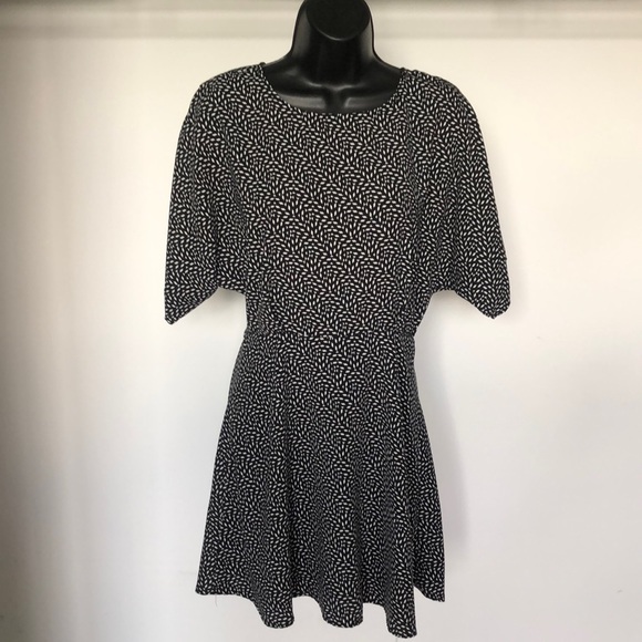 rfhoward's tweet photo. So good I had to share! Check out all the items I'm loving on @Poshmarkapp #poshmark #fashion #style #shopmycloset #framedenim #forever21 #nikeandtigerwoods: https://t.co/0N6wCFzFuF https://t.co/jmeTtbXh87