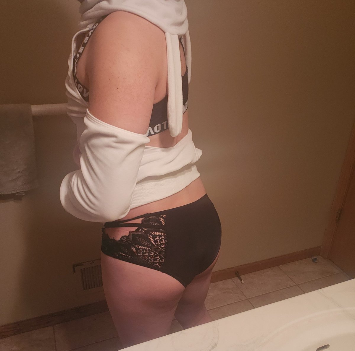FemBoyToy710's tweet photo. Hehehe may I Hop on your cock sir? 💦🥺 #femboy #femboys #trans #transgirl #sissy #sissyboy #cumprincess #goodgirl #bussy #crossdress #playingdressup  #cumonmyass #cummingfriends #Cumdump #bunnygirl #femboycosplay https://t.co/bXtOjaO8gD
