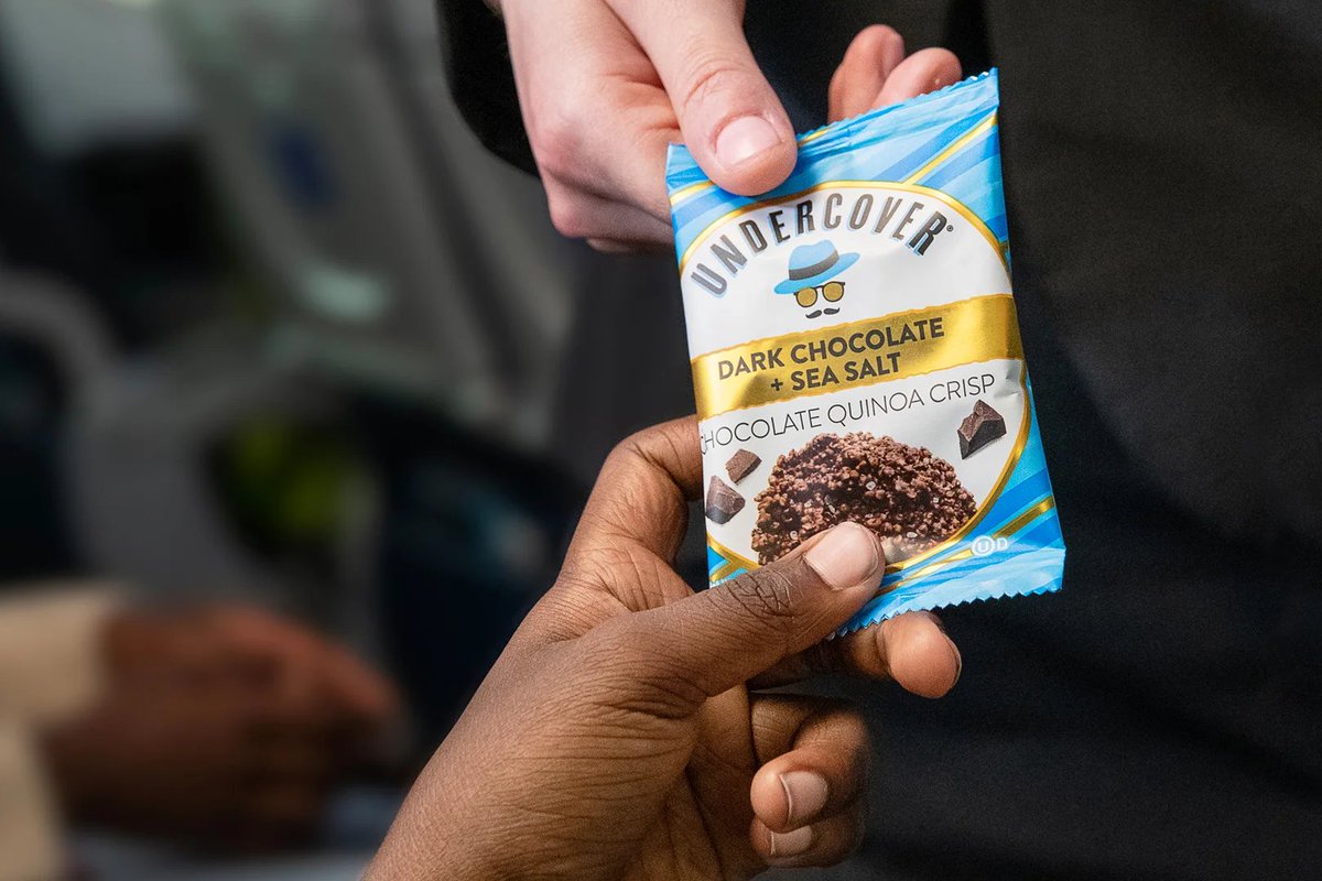 It's snack time on @United! 3 new (and free) snacks are coming soon to all economy cabins!

🍎Apple + Mango Fruit Bars from That’s it, starting 4/1
🍫 Dark Chocolate + Sea Salt Chocolate Crisps by Undercover Snacks, starting 3/1
🥜Savory Snack Mix by Summer Harvest, starting 4/1.